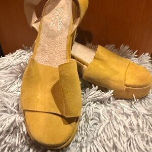 Seychelles Anthropologie Yellow Suede Ankle Strap Sandals